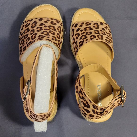 SODA WOMENS CHEETAH PATTERN SANDLES - SIZE 6 NEW WITH BOX - Picture 9 of 12